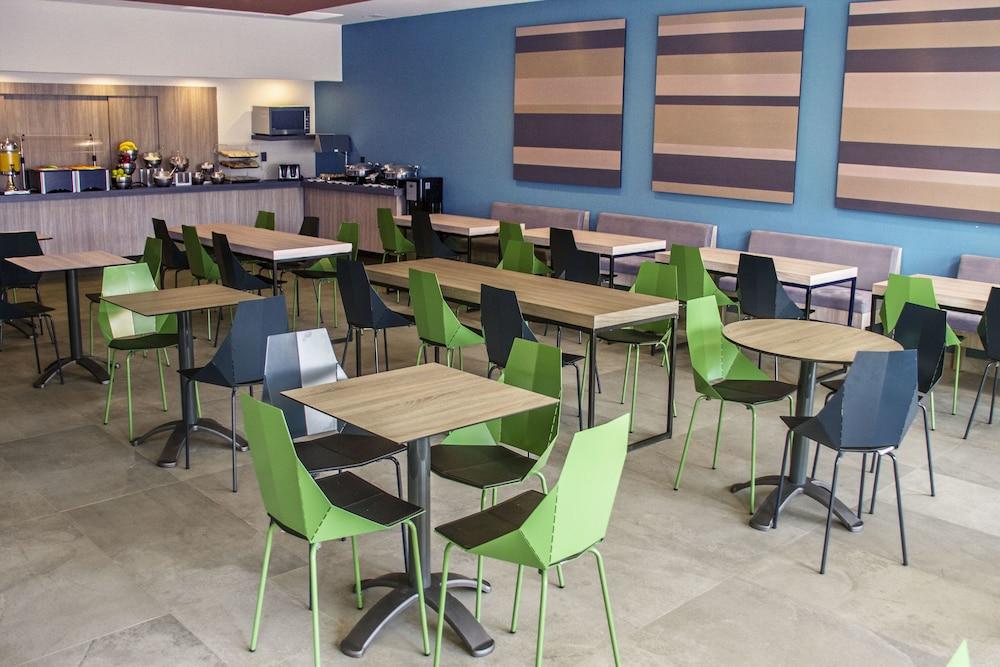 City Express Plus By Marriott Monterrey Galerias Extérieur photo