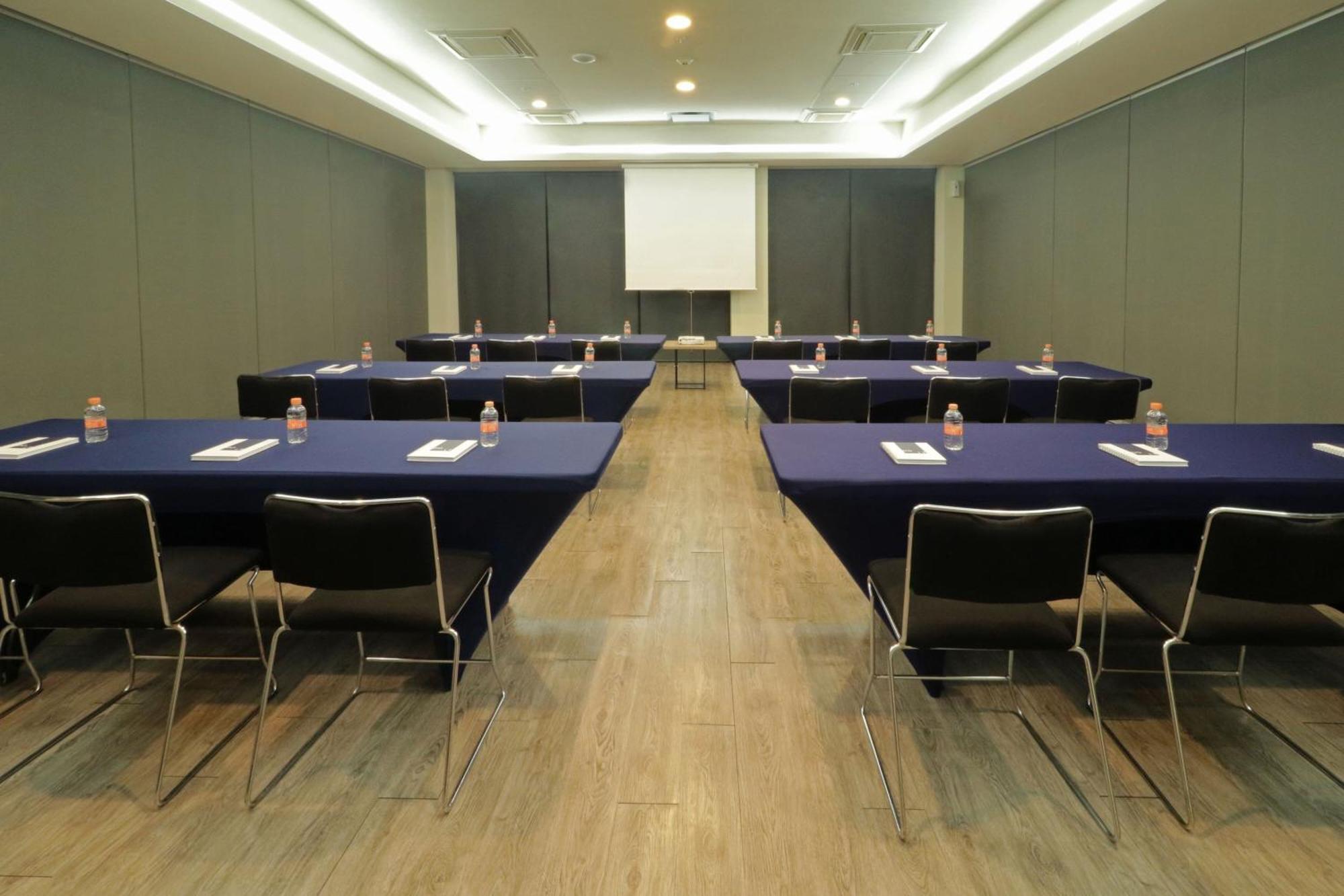 City Express Plus By Marriott Monterrey Galerias Extérieur photo